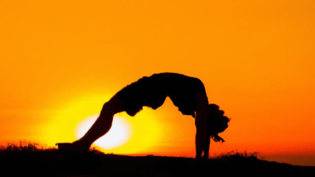 Flexibilité au coucher du soleil