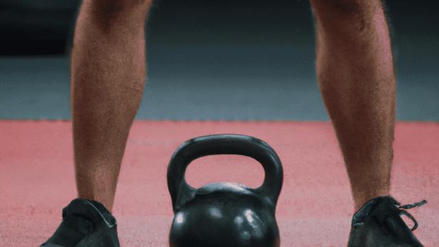 Kettlebell entre les jambes